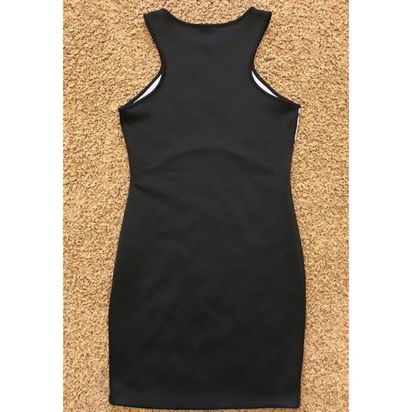 Forever 21 Women's Dress Size Medium. - Picture 2 of 6